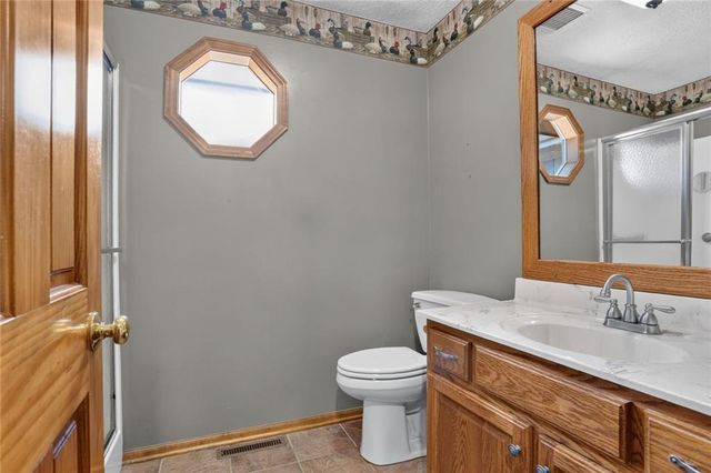17618 S Emerald View Drive, Raymore, MO 64083