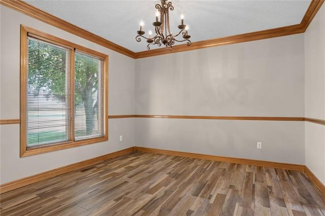 17618 S Emerald View Drive, Raymore, MO 64083
