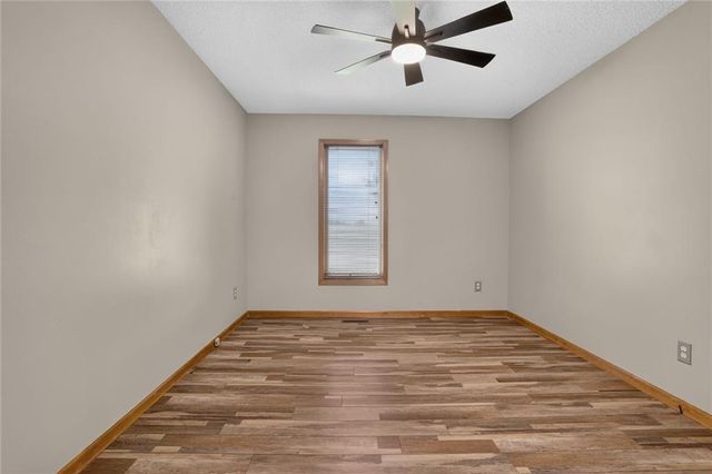 17618 S Emerald View Drive, Raymore, MO 64083