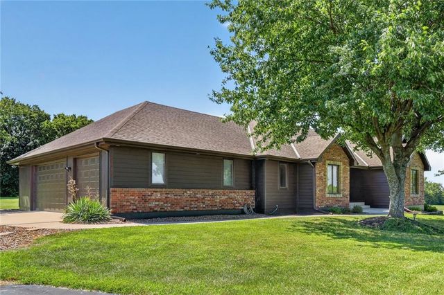 17618 S Emerald View Drive, Raymore, MO 64083