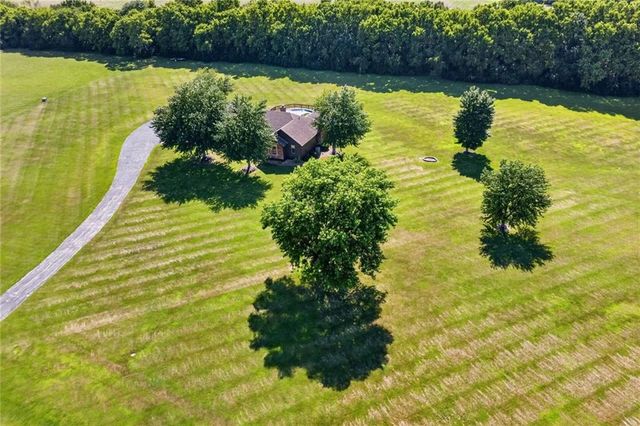 17618 S Emerald View Drive, Raymore, MO 64083
