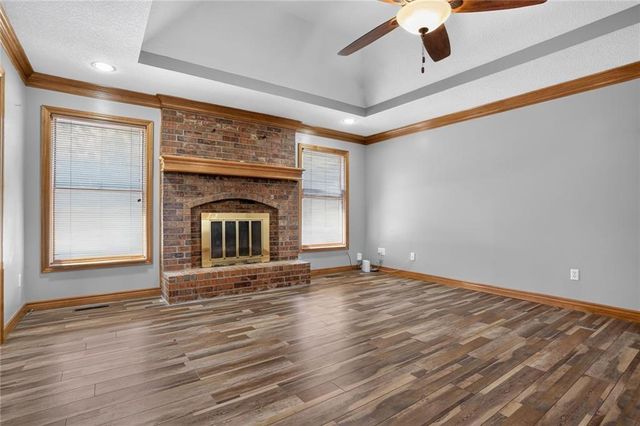 17618 S Emerald View Drive, Raymore, MO 64083
