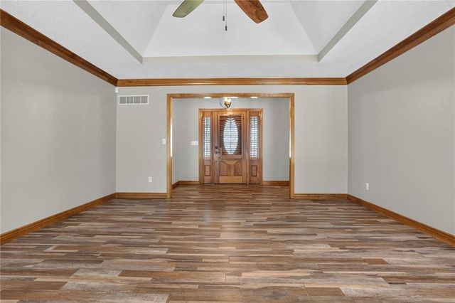 17618 S Emerald View Drive, Raymore, MO 64083