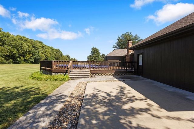 17618 S Emerald View Drive, Raymore, MO 64083