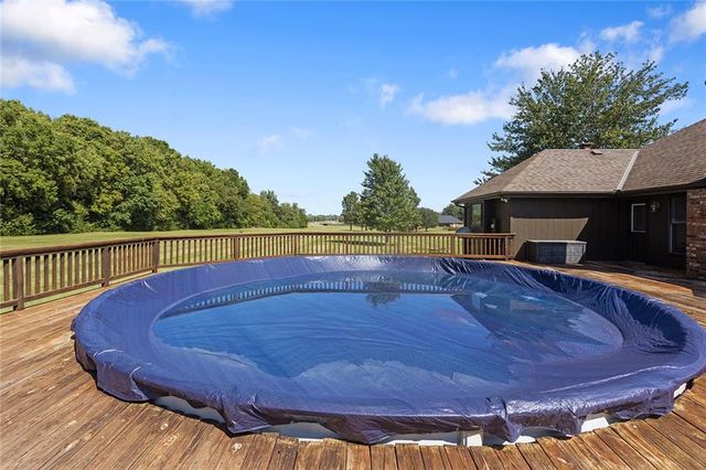 17618 S Emerald View Drive, Raymore, MO 64083