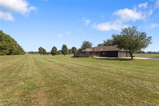 17618 S Emerald View Drive, Raymore, MO 64083