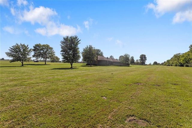 17618 S Emerald View Drive, Raymore, MO 64083