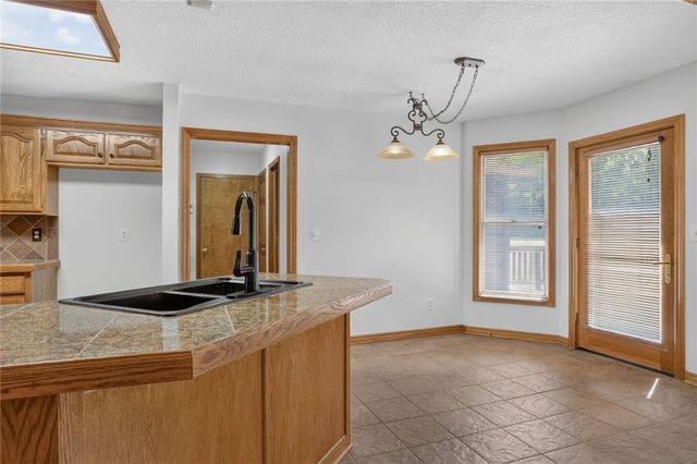 17618 S Emerald View Drive, Raymore, MO 64083