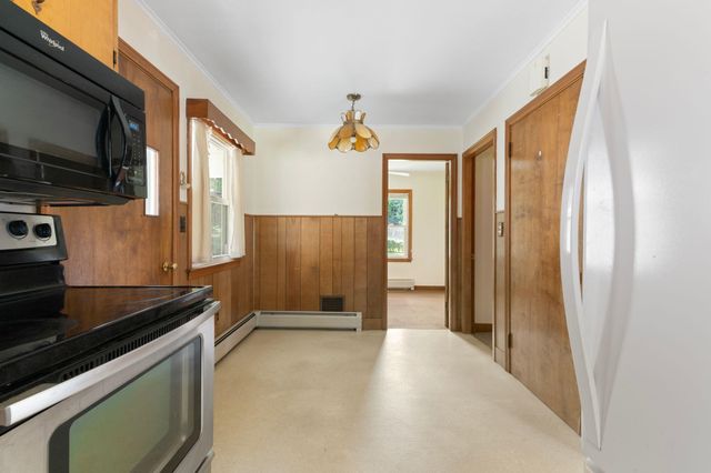 30 Lexington Avenue, Brattleboro, VT 05301