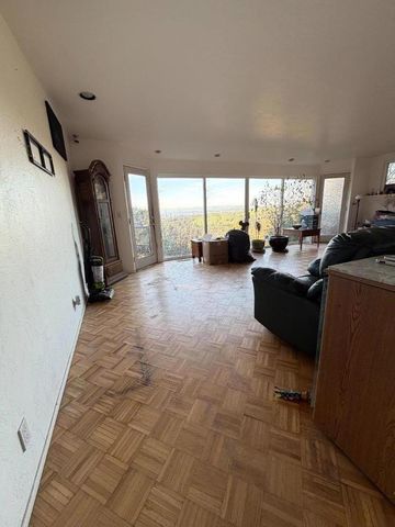 6078 Skyline Drive, El Sobrante, CA 94803