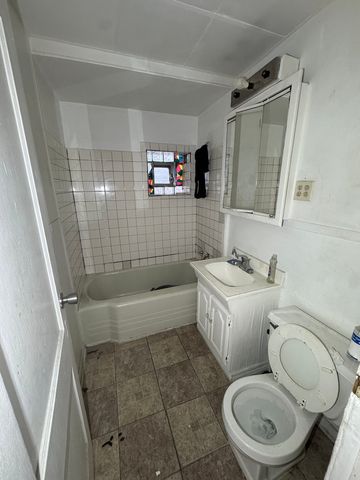 940 N Hamlin Avenue, Chicago, IL 60651