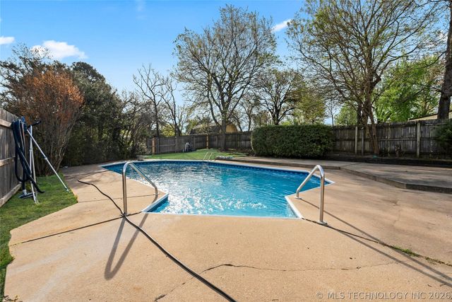 8421 Gary Drive, Sapulpa, OK 74131