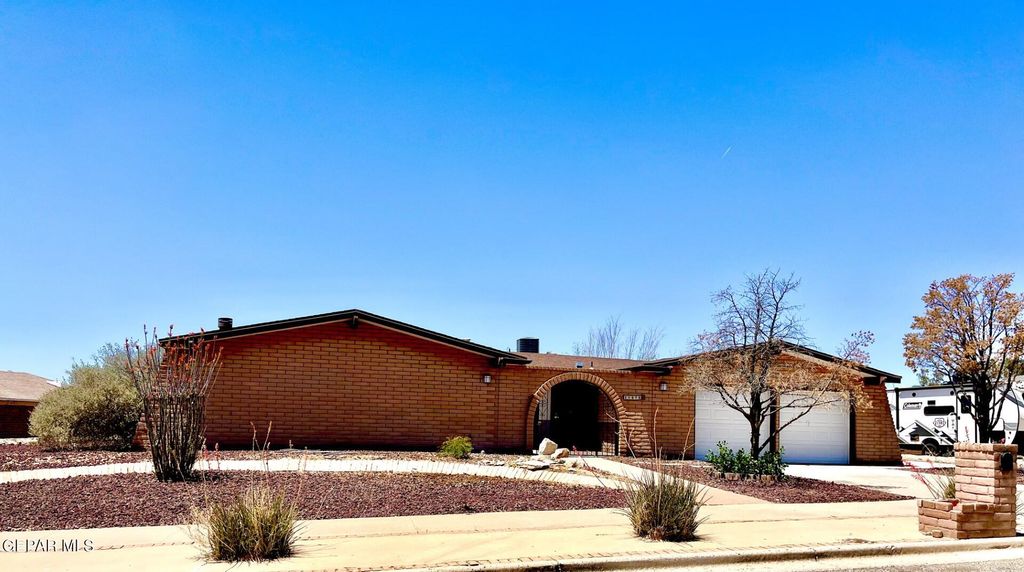 11676 Andrienne Drive, El Paso, TX 79936