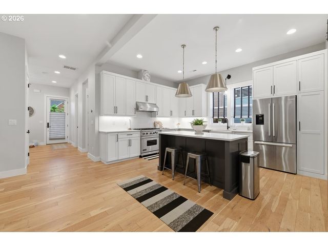 2614 Ne 32ND Pl, Portland, OR 97212