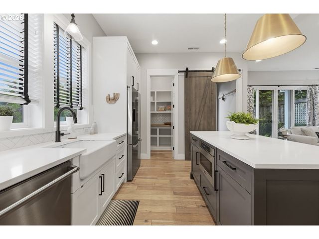 2614 Ne 32ND Pl, Portland, OR 97212