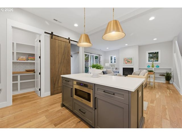 2614 Ne 32ND Pl, Portland, OR 97212