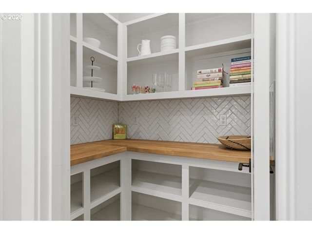 2614 Ne 32ND Pl, Portland, OR 97212