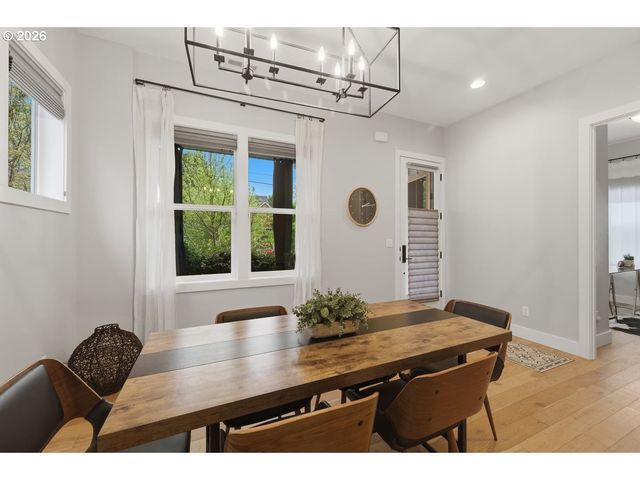 2614 Ne 32ND Pl, Portland, OR 97212