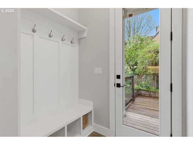 2614 Ne 32ND Pl, Portland, OR 97212