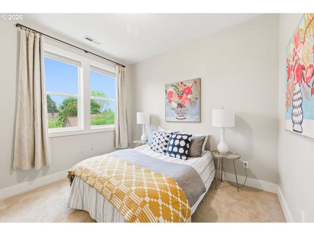 2614 Ne 32ND Pl, Portland, OR 97212