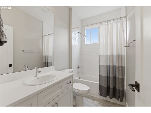 2614 Ne 32ND Pl, Portland, OR 97212