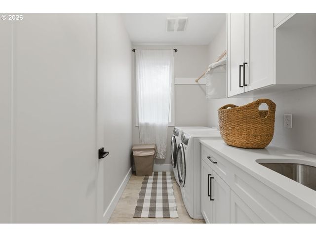 2614 Ne 32ND Pl, Portland, OR 97212