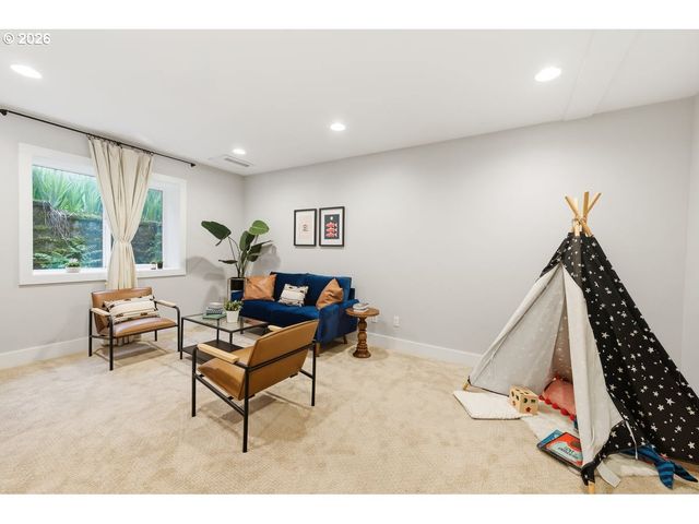 2614 Ne 32ND Pl, Portland, OR 97212