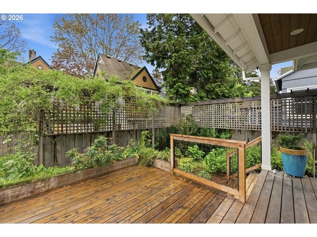 2614 Ne 32ND Pl, Portland, OR 97212