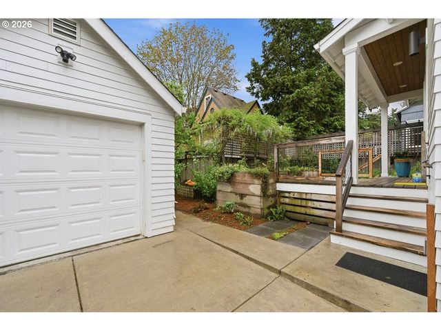 2614 Ne 32ND Pl, Portland, OR 97212