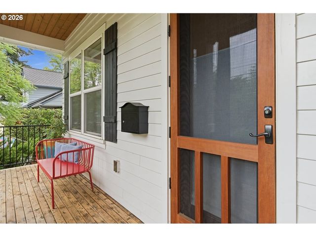 2614 Ne 32ND Pl, Portland, OR 97212