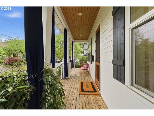 2614 Ne 32ND Pl, Portland, OR 97212