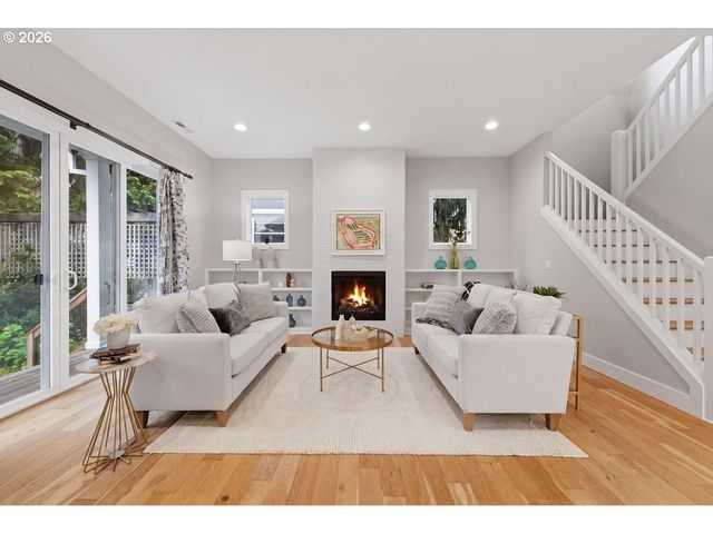 2614 Ne 32ND Pl, Portland, OR 97212