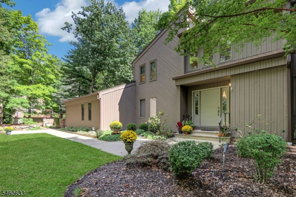 100 Cheshire Ln, Ringwood Boro, NJ 07456 — exterior