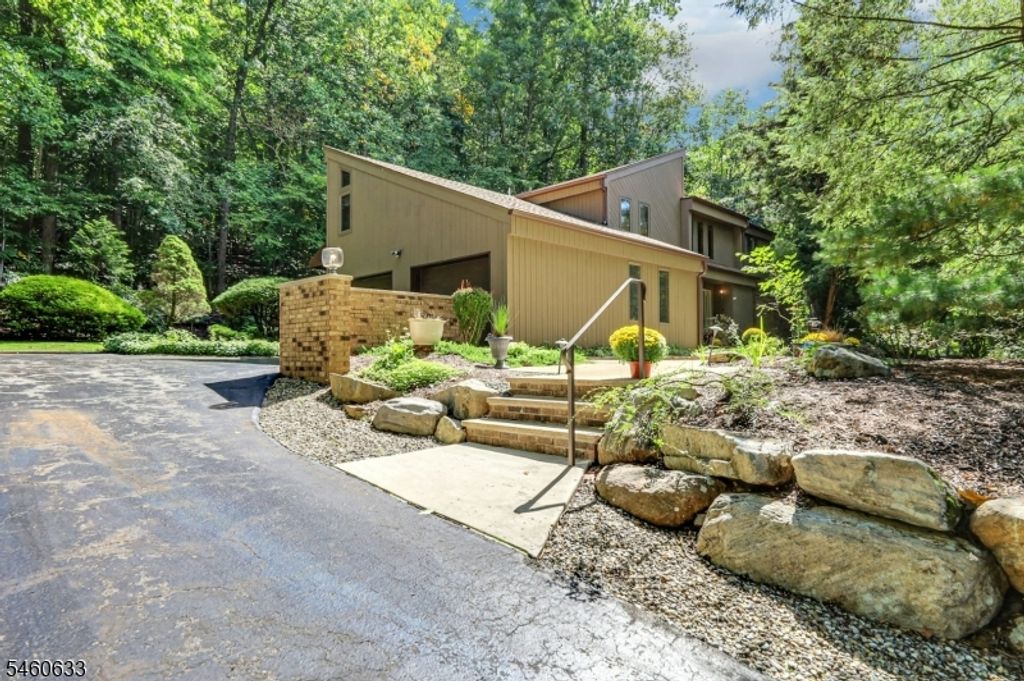 100 Cheshire Ln, Ringwood Boro, NJ 07456 — photo 5