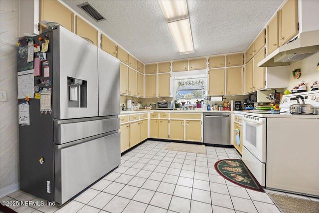 4324 CHARLESTON Lane, Jacksonville, FL 32210