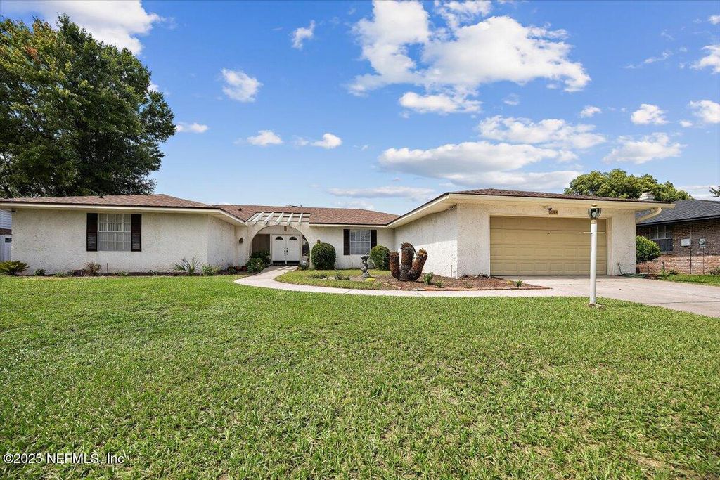 4324 CHARLESTON Lane, Jacksonville, FL 32210