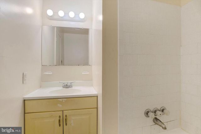 17413 HOSKINSON RD, Poolesville, MD 20837