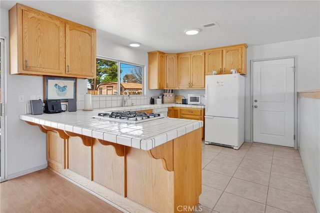 14204 Crow Road, Apple Valley, CA 92307