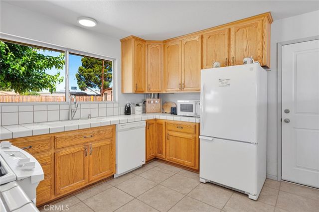 14204 Crow Road, Apple Valley, CA 92307