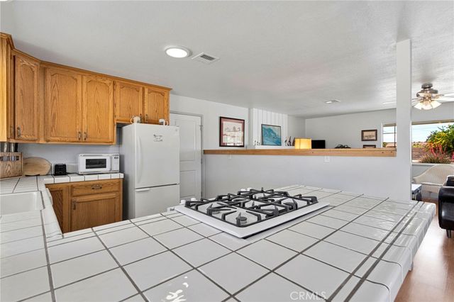 14204 Crow Road, Apple Valley, CA 92307