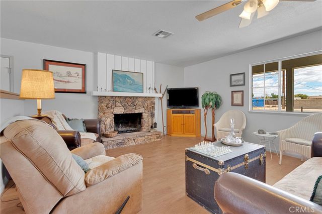 14204 Crow Road, Apple Valley, CA 92307