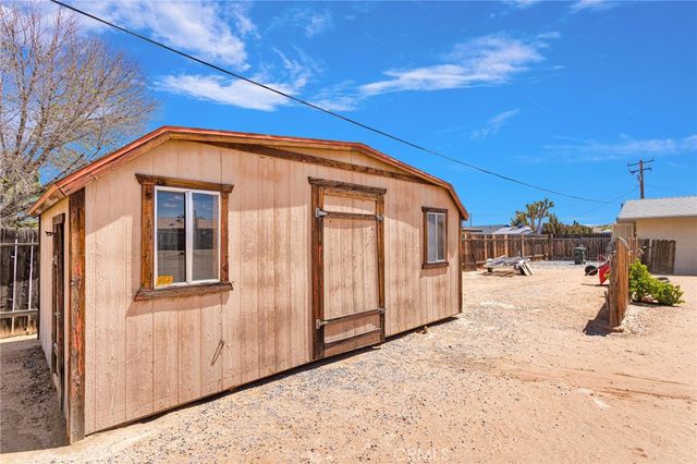 14204 Crow Road, Apple Valley, CA 92307