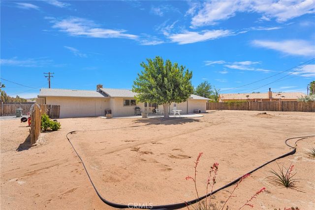 14204 Crow Road, Apple Valley, CA 92307
