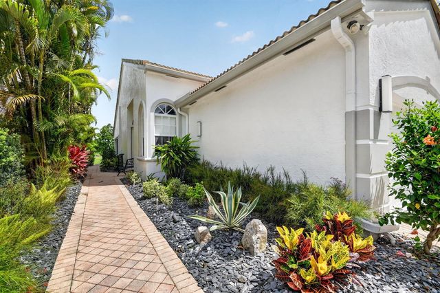 4634 Carlton Golf Drive, Lake Worth, FL 33449