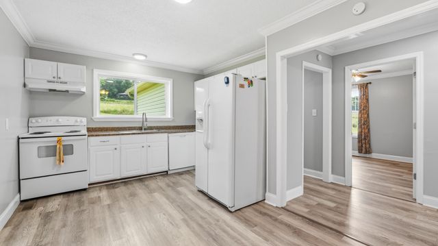 840 Crawford Ln, Belvidere, TN 37306