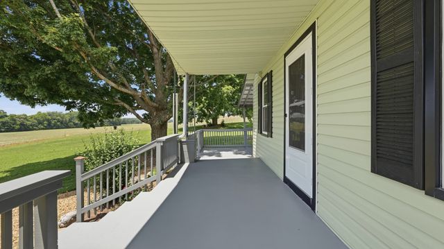 840 Crawford Ln, Belvidere, TN 37306