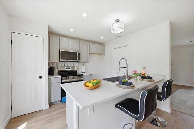 5700 Perrin Street, The Colony, TX 75056