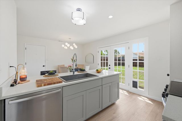 5700 Perrin Street, The Colony, TX 75056