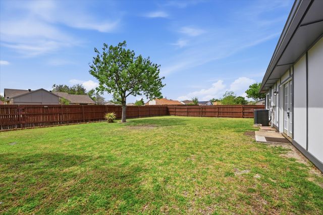 5700 Perrin Street, The Colony, TX 75056