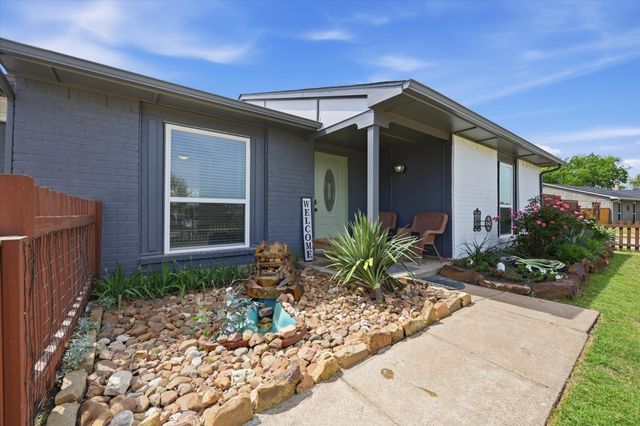 5700 Perrin Street, The Colony, TX 75056